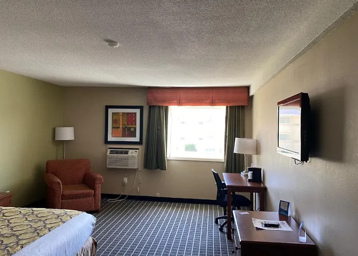 Baymont By Wyndham Kokomo