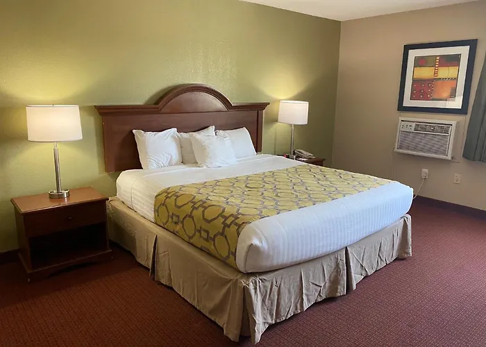 Baymont By Wyndham Kokomo